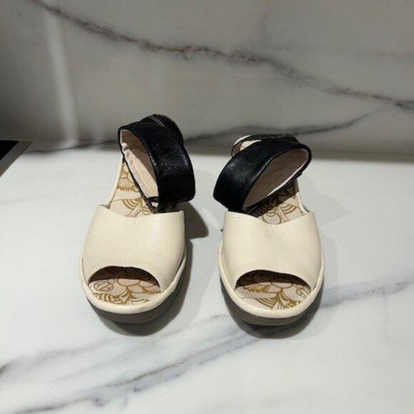 Ladies FLY Wedge Sandal - Size 38 - Picture 2 of 5